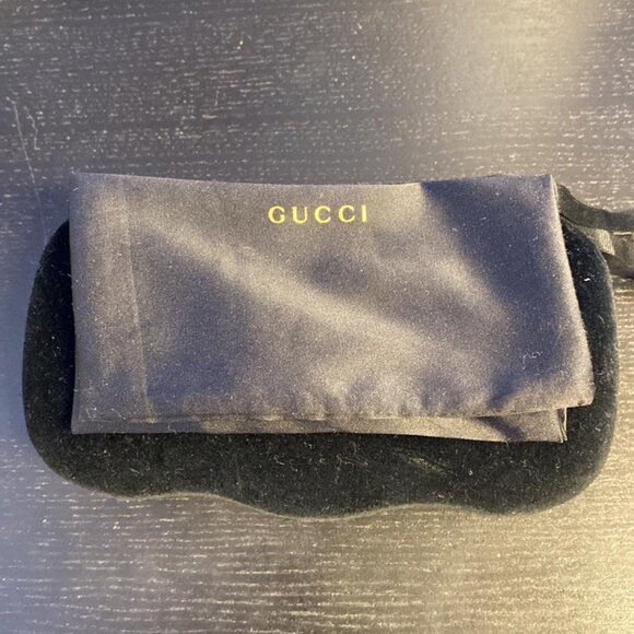 Gucci Women's Rectangular Black Frame Sunglasses - Picture 6 of 6